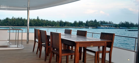 M/Y Honors Legacy