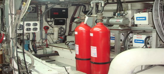 Hatteras 65
