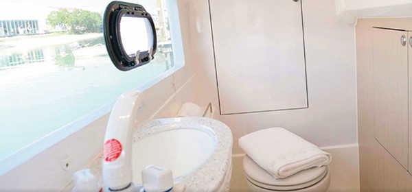 Aquila 36 Power Cat