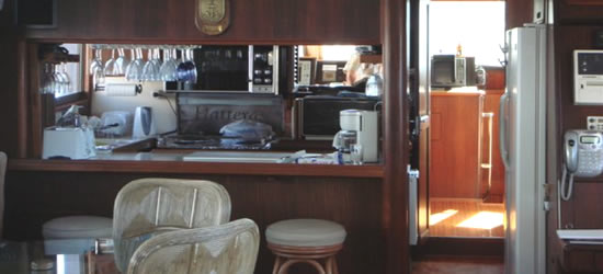 Hatteras 65