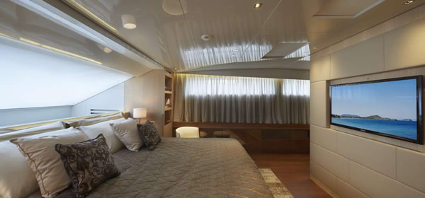 Luxury Motor Yacht Indigo
