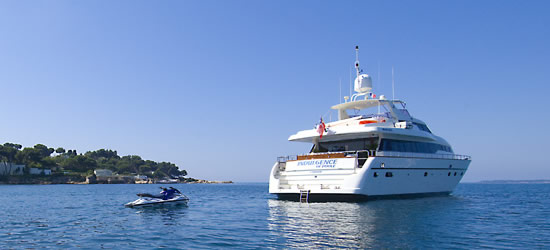 M/Y Indulgence of Pool
