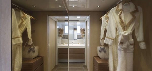 Luxury Motor Yacht Indigo