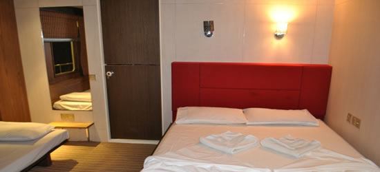 M/Y Honors Legacy