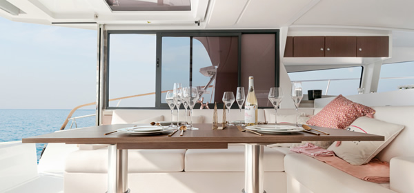 Bali 4.3 Power Catamaran