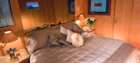 M/Y Indulgence of Pool