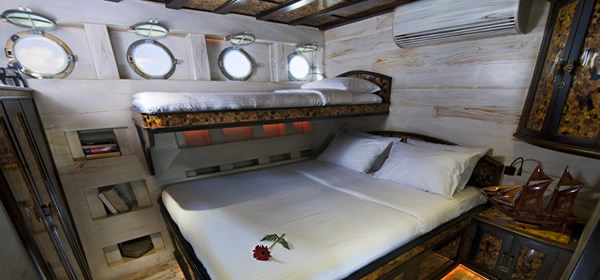 Schooner Manta Mae