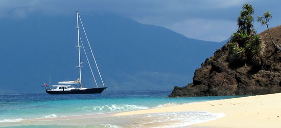 Luxury Sailing Yacht Asia