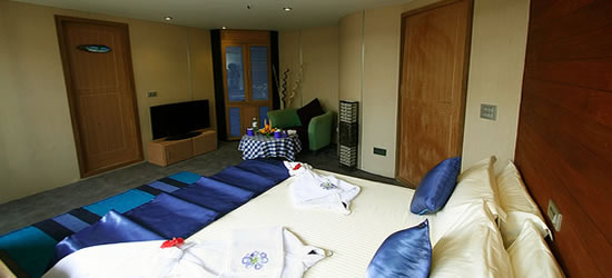 M/Y Maldive Mosaic