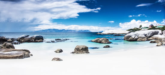 Bella spiaggia vicino a Cape Town
